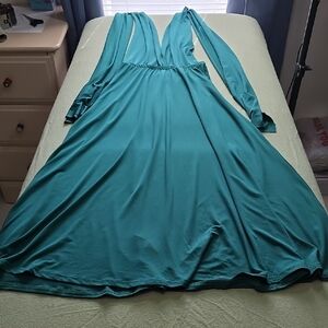 Backless Green Dress With Halter Top